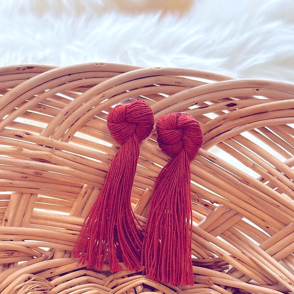 NeW:MaCrAmÈ MoDeRn CoTToN KnOttEd EaRriNg StUdS eArRiNgS hAnDcRaFtEd By LaNeY - Picture 1 of 16